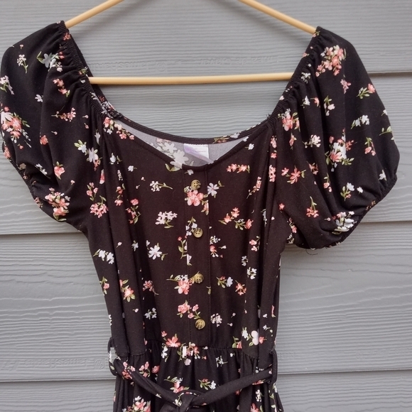 Women's Black Ditsy Floral High Low Midi Dress Size Medium M 7 8 9 Short Sleeves - Picture 2 of 3